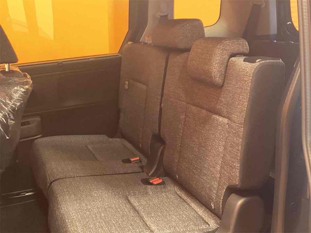 シエンタ ハイブリッドＺ　ＥＴＣ　全周囲カメラ　純正１０．５インチディスプレイ　ＴＶ　オートクルーズコントロール　レーンアシスト　両側電動スライドドア　オートマチックハイビーム　オートライト　スマートキー　電動格納ミラー（32枚目）