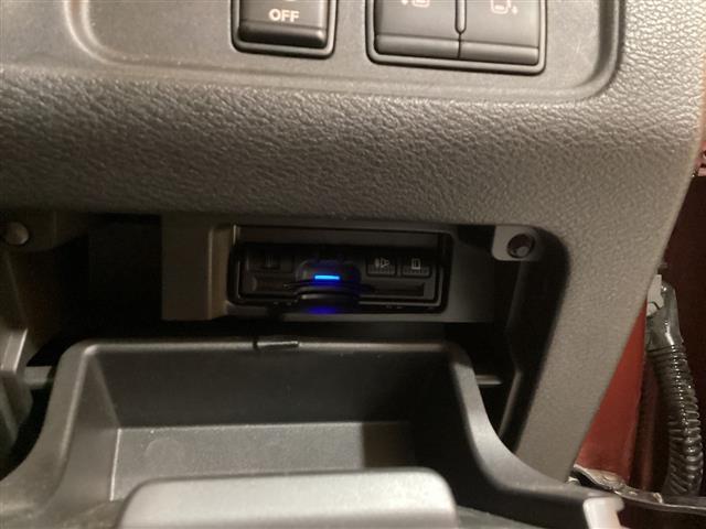 セレナ ハイウェイスターＧ　プロパイロット　衝突軽減Ｂ　純正９インチナビ　フリップダウンモニター　クルーズコントロール　両側自動ドア　ＬＥＤヘッドライト　フォグライト　スマートキー　プッシュスタート　社外アルミホイール（11枚目）