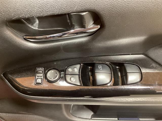 セレナ ハイウェイスターＧ　プロパイロット　衝突軽減Ｂ　純正９インチナビ　フリップダウンモニター　クルーズコントロール　両側自動ドア　ＬＥＤヘッドライト　フォグライト　スマートキー　プッシュスタート　社外アルミホイール（12枚目）