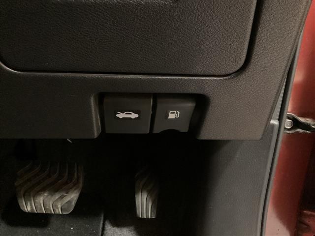 セレナ ハイウェイスターＧ　プロパイロット　衝突軽減Ｂ　純正９インチナビ　フリップダウンモニター　クルーズコントロール　両側自動ドア　ＬＥＤヘッドライト　フォグライト　スマートキー　プッシュスタート　社外アルミホイール（28枚目）