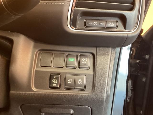 セレナ ハイウェイスター　Ｖセレクション　ナビ　バックカメラ　後席モニター　両側電動スライドドア　純正アルミホイール　クルーズコントロール　衝突被害軽減ブレーキ　フォグライト　アイドリングストップ　シートバックテーブル　電動格納式ミラー（13枚目）