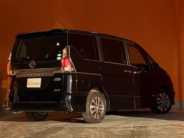 セレナ ハイウェイスター　Ｖセレクション　ナビ　バックカメラ　後席モニター　両側電動スライドドア　純正アルミホイール　クルーズコントロール　衝突被害軽減ブレーキ　フォグライト　アイドリングストップ　シートバックテーブル　電動格納式ミラー（18枚目）