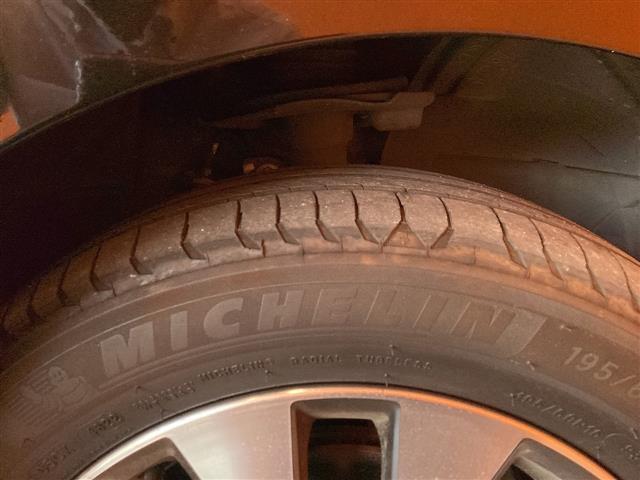 セレナ ハイウェイスター　Ｖセレクション　ナビ　バックカメラ　後席モニター　両側電動スライドドア　純正アルミホイール　クルーズコントロール　衝突被害軽減ブレーキ　フォグライト　アイドリングストップ　シートバックテーブル　電動格納式ミラー（22枚目）