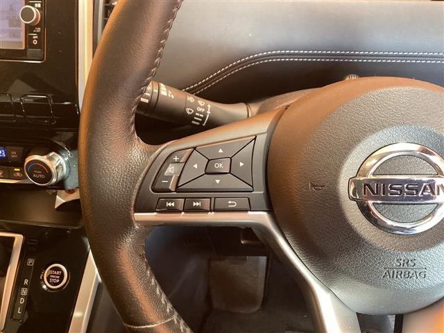 セレナ ハイウェイスター　Ｖセレクション　ナビ　バックカメラ　後席モニター　両側電動スライドドア　純正アルミホイール　クルーズコントロール　衝突被害軽減ブレーキ　フォグライト　アイドリングストップ　シートバックテーブル　電動格納式ミラー（25枚目）