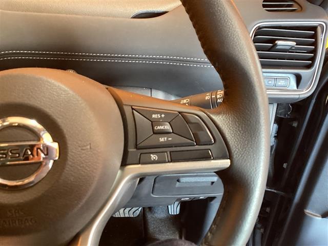 セレナ ハイウェイスター　Ｖセレクション　ナビ　バックカメラ　後席モニター　両側電動スライドドア　純正アルミホイール　クルーズコントロール　衝突被害軽減ブレーキ　フォグライト　アイドリングストップ　シートバックテーブル　電動格納式ミラー（26枚目）