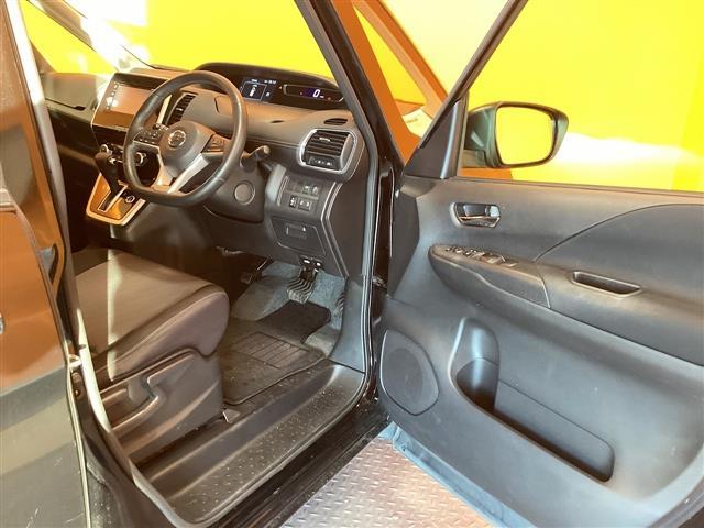 セレナ ハイウェイスター　Ｖセレクション　ナビ　バックカメラ　後席モニター　両側電動スライドドア　純正アルミホイール　クルーズコントロール　衝突被害軽減ブレーキ　フォグライト　アイドリングストップ　シートバックテーブル　電動格納式ミラー（42枚目）