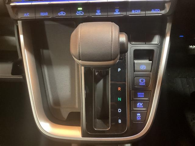 トヨタ ヴォクシー 11枚目