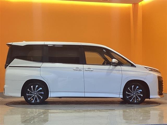 トヨタ ヴォクシー 17枚目