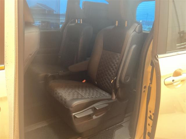 トヨタ ヴォクシー 38枚目