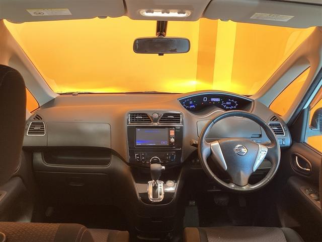 日産 セレナ 5枚目