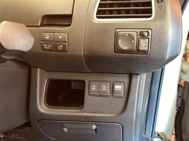 日産 セレナ 14枚目