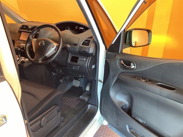 日産 セレナ 27枚目