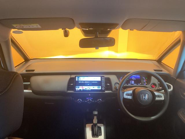 フィット ホーム　ＥＴＣ　バックカメラ　ナビ　ＴＶ　クリアランスソナー　オートクルーズコントロール　レーンアシスト　衝突被害軽減システム　オートライト　ＬＥＤヘッドランプ　スマートキー（5枚目）