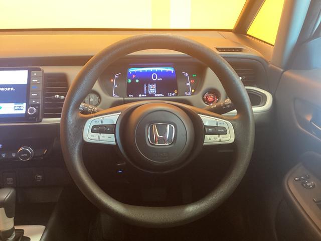 フィット ホーム　ＥＴＣ　バックカメラ　ナビ　ＴＶ　クリアランスソナー　オートクルーズコントロール　レーンアシスト　衝突被害軽減システム　オートライト　ＬＥＤヘッドランプ　スマートキー（6枚目）