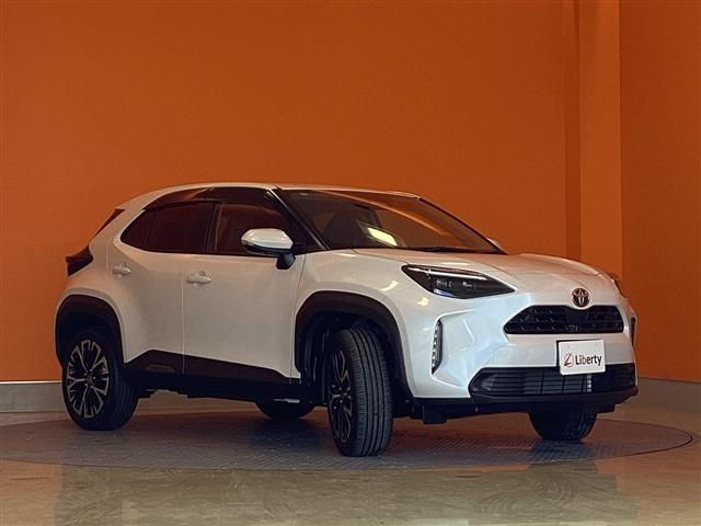 ヤリスクロス ハイブリッドＺ　全周囲カメラ　クリアランスソナー　オートクルーズコントロール　レーンアシスト　衝突被害軽減システム　ナビ　ＴＶ　オートマチックハイビーム　オートライト　ＬＥＤヘッドランプ　アルミホイール　スマートキー（16枚目）