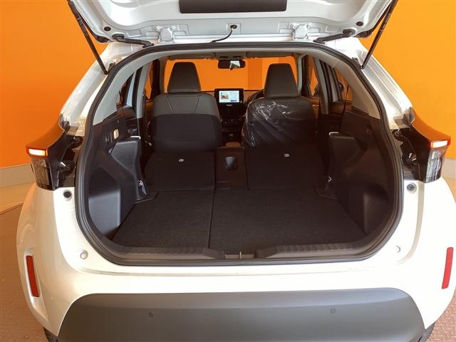 ヤリスクロス ハイブリッドＺ　全周囲カメラ　クリアランスソナー　オートクルーズコントロール　レーンアシスト　衝突被害軽減システム　ナビ　ＴＶ　オートマチックハイビーム　オートライト　ＬＥＤヘッドランプ　アルミホイール　スマートキー（36枚目）