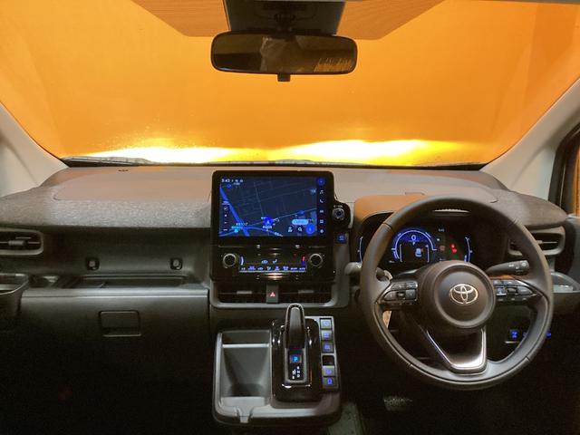 シエンタ ハイブリッドＺ　全周囲カメラ　ナビ　ＴＶ　クリアランスソナー　オートクルーズコントロール　レーンアシスト　パークアシスト　衝突被害軽減システム　両側電動スライドドア　オートマチックハイビーム　オートライト（5枚目）