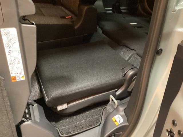 シエンタ ハイブリッドＺ　全周囲カメラ　ナビ　ＴＶ　クリアランスソナー　オートクルーズコントロール　レーンアシスト　パークアシスト　衝突被害軽減システム　両側電動スライドドア　オートマチックハイビーム　オートライト（36枚目）