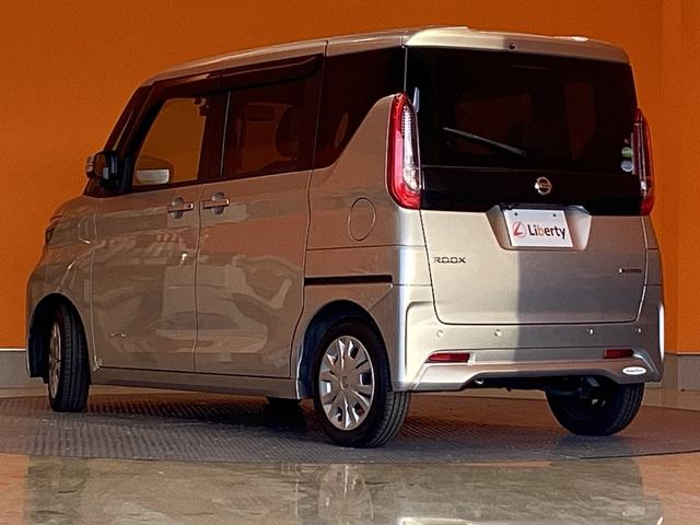 ルークス Ｘ　ＥＴＣ　全周囲カメラ　両側スライド・片側電動　ナビ　ＴＶ　クリアランスソナー　衝突被害軽減システム　スマートキー　アイドリングストップ　電動格納ミラー　ベンチシート　ＣＶＴ（18枚目）