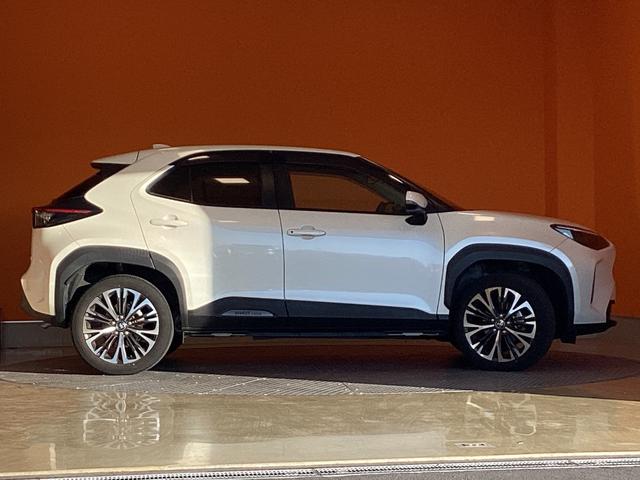 ヤリスクロス ハイブリッドＺ　トヨタセーフティセンス　純正ディスプレイ　Ｂｌｕｅｔｏｏｔｈ対応　パノラミックビューモニター　アダプティブクルーズコントロール　ステアリングヒーター　ＥＴＣ　電子パーキング　前席シートヒーター（17枚目）