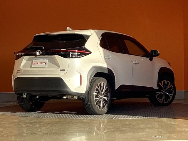 ヤリスクロス ハイブリッドＺ　トヨタセーフティセンス　純正ディスプレイ　Ｂｌｕｅｔｏｏｔｈ対応　パノラミックビューモニター　アダプティブクルーズコントロール　ステアリングヒーター　ＥＴＣ　電子パーキング　前席シートヒーター（18枚目）