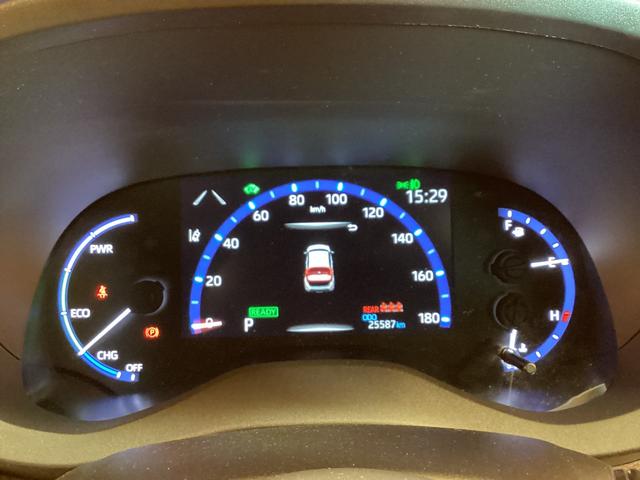 ヤリスクロス ハイブリッドＺ　トヨタセーフティセンス　純正ディスプレイ　Ｂｌｕｅｔｏｏｔｈ対応　パノラミックビューモニター　アダプティブクルーズコントロール　ステアリングヒーター　ＥＴＣ　電子パーキング　前席シートヒーター（30枚目）