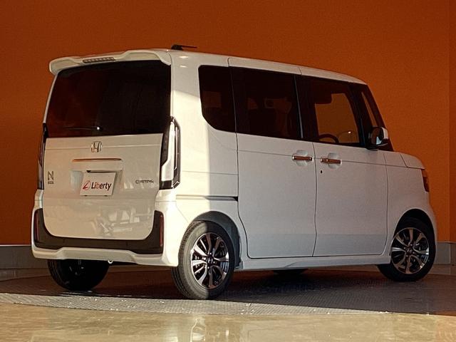 Ｎ－ＢＯＸカスタム ベースグレード　届出済未使用車　禁煙車　ＨｏｎｄａＳＥＮＳＩＮＧ　アダプティブクルーズコントロール　電子パーキング　左パワースライドドア　ＬＥＤヘッドライト　フォグライト　スマートキー　アイドリングストップ（17枚目）