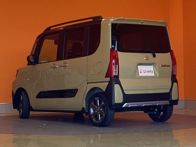 タント ファンクロスターボ　衝突軽減Ｂ　パノラマモニター　両側自動ドア　電子パーキング　ＬＥＤヘッドライト　フォグライト　スマートキー　プッシュスタート　アイドリングストップ　ステアリングスイッチ　純正アルミホイール（20枚目）