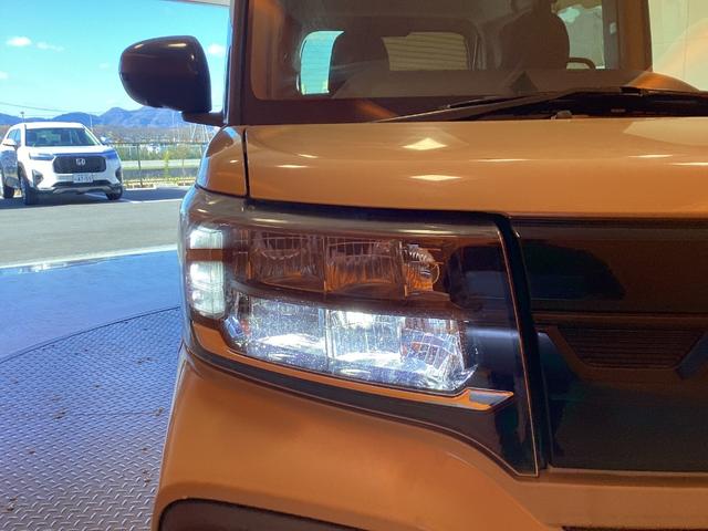 タント ファンクロスターボ　衝突軽減Ｂ　パノラマモニター　両側自動ドア　電子パーキング　ＬＥＤヘッドライト　フォグライト　スマートキー　プッシュスタート　アイドリングストップ　ステアリングスイッチ　純正アルミホイール（21枚目）