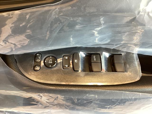 ＷＲ－Ｖ Ｘ　登録済未使用車　禁煙車　ＨｏｎｄａＳＥＮＳＩＮＧ　アダプティブクルーズコントロール　スマートキー　プッシュスタート　ステアリングスイッチ　電動格納ミラー（14枚目）