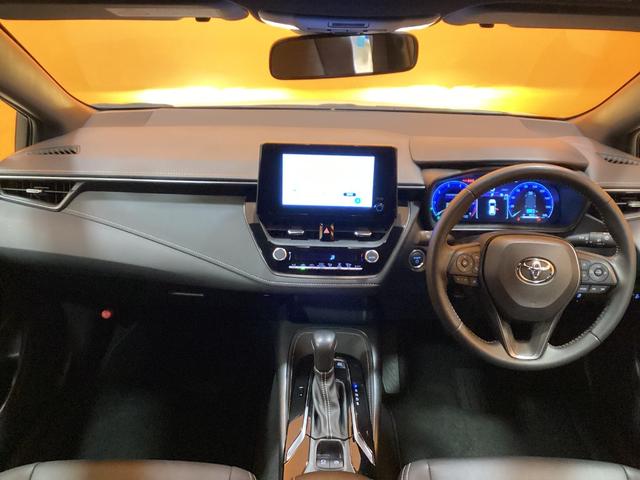 カローラツーリング ハイブリッド　ダブルバイビー　トヨタセーフティセンス　純正ディスプレイ　Ｂｌｕｅｔｏｏｔｈ対応　ＴＶ　Ｂカメラ　ＥＴＣ２．０　アダプティブクルーズコントロール　電子パーキング　ＬＥＤヘッドライト　フォグライト　スマートキー（5枚目）