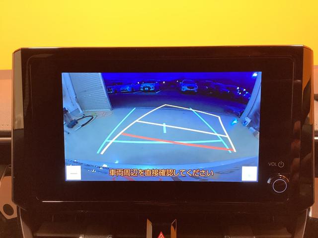 カローラツーリング ハイブリッド　ダブルバイビー　トヨタセーフティセンス　純正ディスプレイ　Ｂｌｕｅｔｏｏｔｈ対応　ＴＶ　Ｂカメラ　ＥＴＣ２．０　アダプティブクルーズコントロール　電子パーキング　ＬＥＤヘッドライト　フォグライト　スマートキー（9枚目）