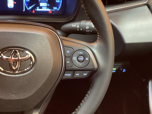 カローラツーリング ハイブリッド　ダブルバイビー　トヨタセーフティセンス　純正ディスプレイ　Ｂｌｕｅｔｏｏｔｈ対応　ＴＶ　Ｂカメラ　ＥＴＣ２．０　アダプティブクルーズコントロール　電子パーキング　ＬＥＤヘッドライト　フォグライト　スマートキー（12枚目）