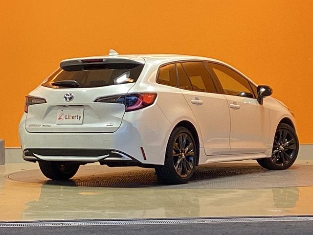 カローラツーリング ハイブリッド　ダブルバイビー　トヨタセーフティセンス　純正ディスプレイ　Ｂｌｕｅｔｏｏｔｈ対応　ＴＶ　Ｂカメラ　ＥＴＣ２．０　アダプティブクルーズコントロール　電子パーキング　ＬＥＤヘッドライト　フォグライト　スマートキー（18枚目）