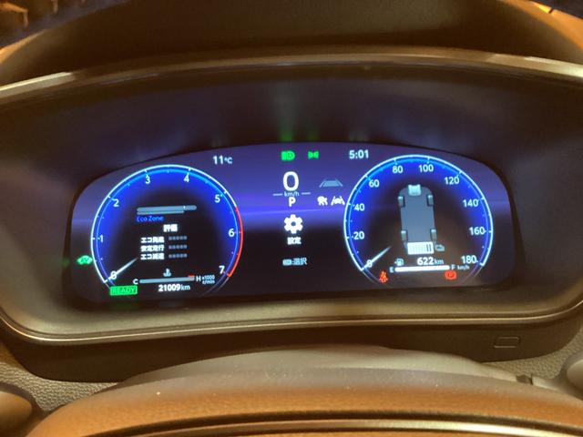 カローラツーリング ハイブリッド　ダブルバイビー　トヨタセーフティセンス　純正ディスプレイ　Ｂｌｕｅｔｏｏｔｈ対応　ＴＶ　Ｂカメラ　ＥＴＣ２．０　アダプティブクルーズコントロール　電子パーキング　ＬＥＤヘッドライト　フォグライト　スマートキー（40枚目）