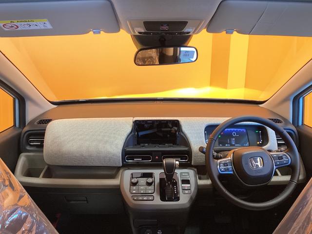 フリード エアー　ＥＸ　登録済未使用車　禁煙車　ＨｏｎｄａＳＥＮＳＩＮＧ　アダプティブクルーズコントロール　電子パーキング　両側自動ドア　ブラインドスポットモニター　ＬＥＤヘッドライト　スマートキー　プッシュスタート（5枚目）