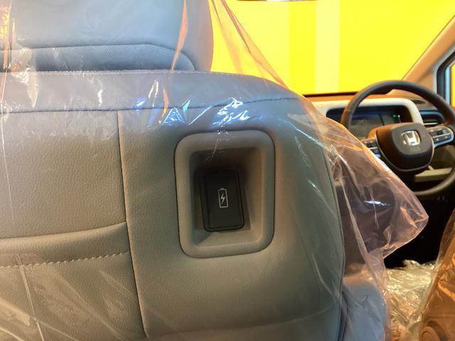 フリード エアー　ＥＸ　登録済未使用車　禁煙車　ＨｏｎｄａＳＥＮＳＩＮＧ　アダプティブクルーズコントロール　電子パーキング　両側自動ドア　ブラインドスポットモニター　ＬＥＤヘッドライト　スマートキー　プッシュスタート（29枚目）