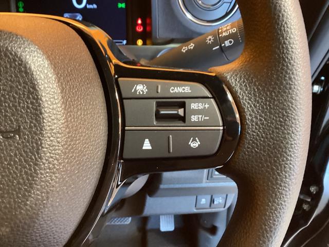 Ｎ－ＢＯＸカスタム ベースグレード　届出済未使用車　禁煙車　ＨｏｎｄａＳＥＮＳＩＮＧ　アダプティブクルーズコントロール　電子パーキング　左パワースライドドア　ＬＥＤヘッドライト　フォグライト　前席シートヒーター　ステアリングスイッチ（11枚目）