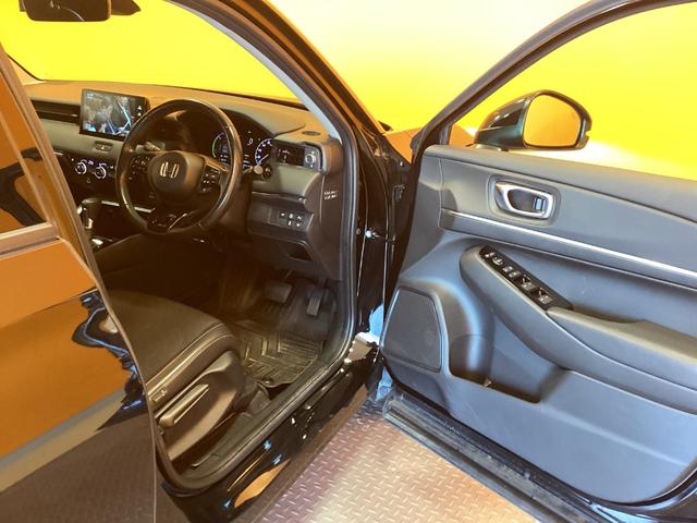 ヴェゼル ｅ：ＨＥＶ　Ｚ　ＨｏｎｄａＳＥＮＳＩＮＧ　純正９インチコネクトナビ　Ｂｌｕｅｔｏｏｔｈ対応　Ｂカメラ　ＥＴＣ２．０　アダプティブクルーズコントロール　電子パーキング　ＬＥＤヘッドライト　スマートキー　プッシュスタート（43枚目）