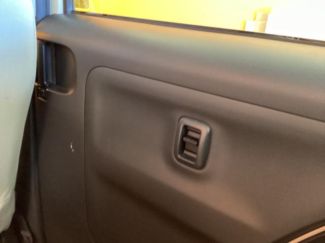 ムーヴキャンバス Ｇメイクアップリミテッド　ＳＡＩＩＩ　ＥＴＣ　全周囲カメラ　両側電動スライドドア　ナビ　ＴＶ　衝突被害軽減システム　オートマチックハイビーム　オートライト　ＬＥＤヘッドランプ　スマートキー　アイドリングストップ　電動格納ミラー（31枚目）