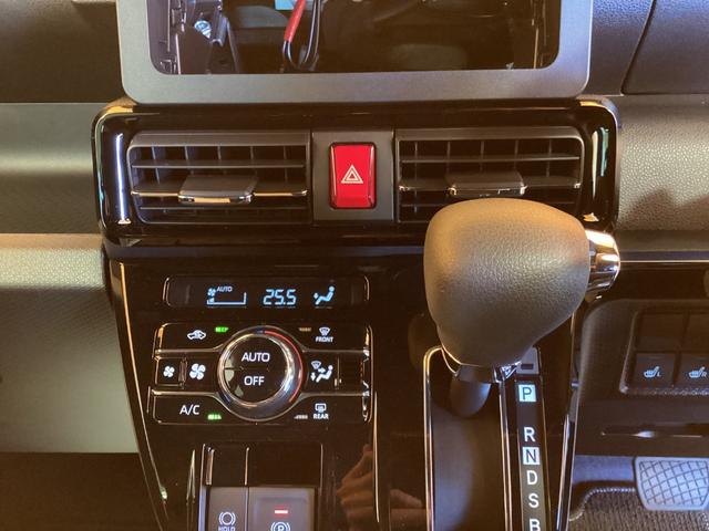 タント カスタムＸ　エコアイドル非装着車　バックカメラ　サイドカメラ　両側電動スライドドア　クリアランスソナー　衝突被害軽減システム　オートライト　ＬＥＤヘッドランプ　スマートキー　アイドリングストップ　電動格納ミラー　シートヒーター（8枚目）