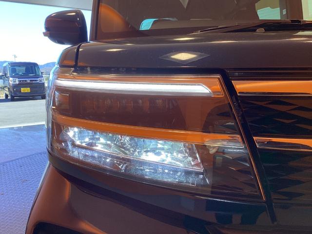 タント カスタムＸ　エコアイドル非装着車　バックカメラ　サイドカメラ　両側電動スライドドア　クリアランスソナー　衝突被害軽減システム　オートライト　ＬＥＤヘッドランプ　スマートキー　アイドリングストップ　電動格納ミラー　シートヒーター（32枚目）