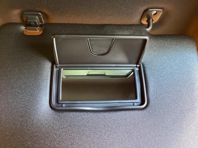 タント カスタムＸ　エコアイドル非装着車　バックカメラ　サイドカメラ　両側電動スライドドア　クリアランスソナー　衝突被害軽減システム　オートライト　ＬＥＤヘッドランプ　スマートキー　アイドリングストップ　電動格納ミラー　シートヒーター（38枚目）