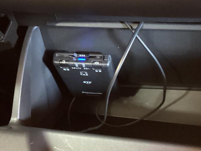 ヴォクシー Ｓ－Ｇ　ＥＴＣ　バックカメラ　ナビ　オートクルーズコントロール　レーンアシスト　衝突被害軽減システム　両側電動スライドドア　オートマチックハイビーム　オートライト　ＬＥＤヘッドランプ（15枚目）