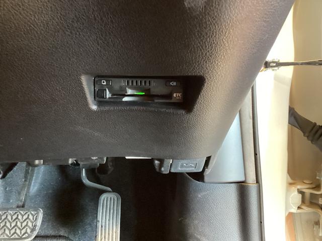 シエンタ Ｘ　ＥＴＣ　全周囲カメラ　ナビ　ＴＶ　クリアランスソナー　レーンアシスト　衝突被害軽減システム　両側スライド・片側電動　オートマチックハイビーム　スマートキー　アイドリングストップ（8枚目）