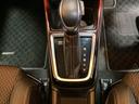 必ず使用するシフトレバー。確りと確認したいですね。