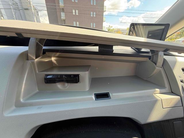エスティマ アエラス　ＥＴＣ　バックカメラ　ナビ　ＴＶ　両側電動スライドドア　オートライト　ＨＩＤ　スマートキー　電動格納ミラー　３列シート　ウォークスルー　オットマン　ＣＶＴ　アルミホイール　盗難防止システム（39枚目）