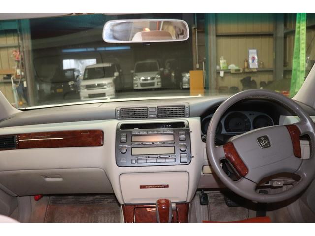 クラウン ロイヤルエクストラリミテッド　ワンオーナー　走行２１０００キロ　禁煙車　キーレス　パワーシート　ロイヤルサウンドシステム（6枚目）