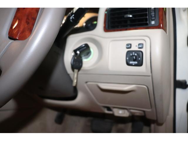 クラウン ロイヤルエクストラリミテッド　ワンオーナー　走行２１０００キロ　禁煙車　キーレス　パワーシート　ロイヤルサウンドシステム（10枚目）