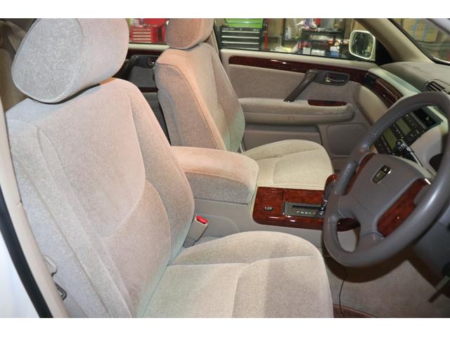 クラウン ロイヤルエクストラリミテッド　ワンオーナー　走行２１０００キロ　禁煙車　キーレス　パワーシート　ロイヤルサウンドシステム（12枚目）